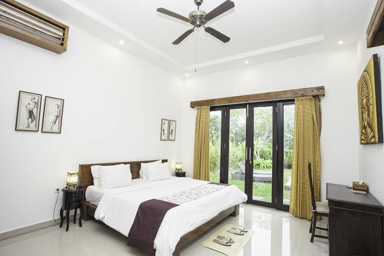Hotel Alam Sembuwuk Resort