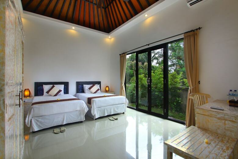 Hotel Alam Sembuwuk Resort