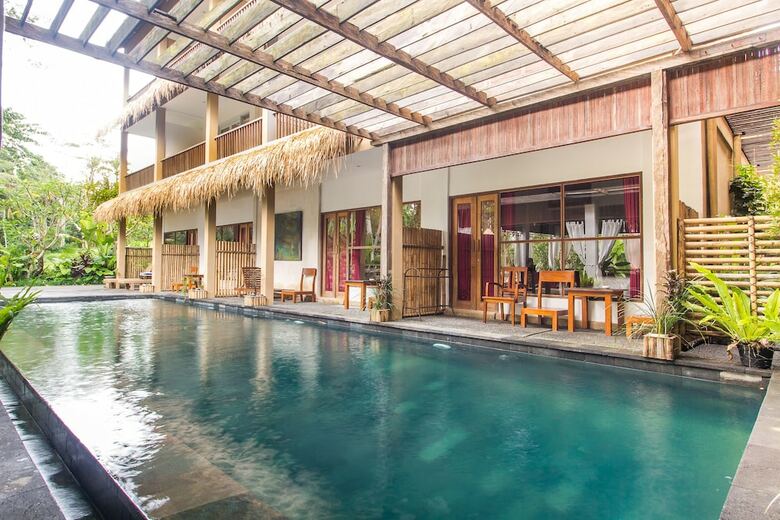 Hotel Alam Sembuwuk Resort