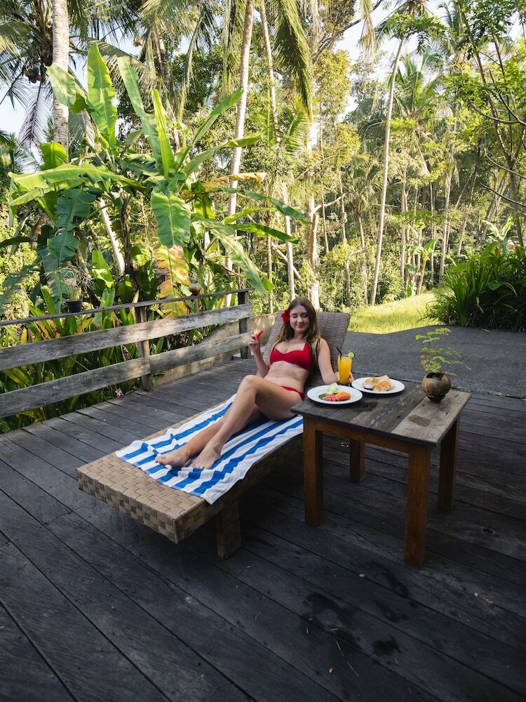 Hotel Alam Sembuwuk Resort