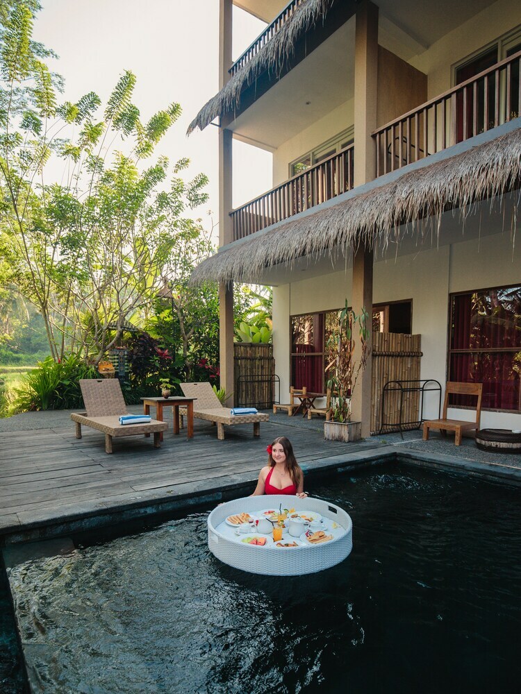 Hotel Alam Sembuwuk Resort