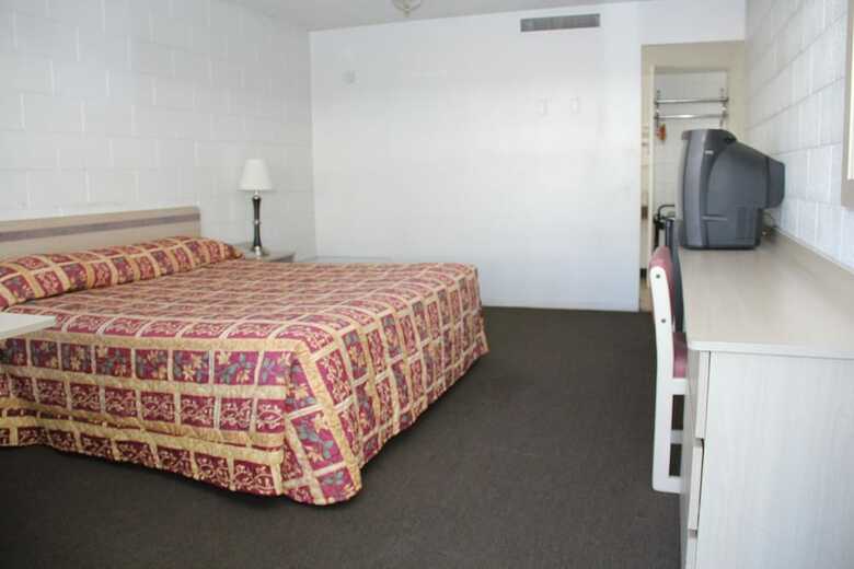 Superlodge Motel