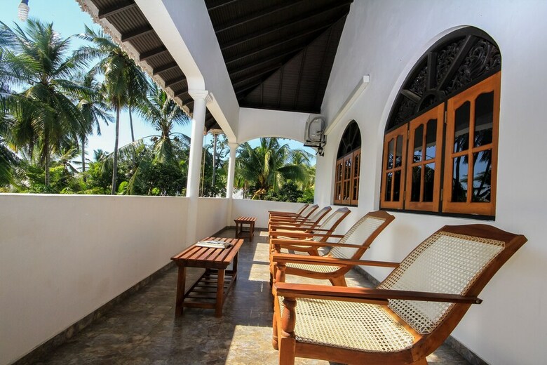 Hotel Negombo Village