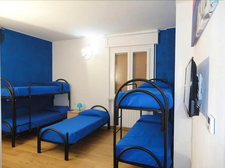 Hostal Pavia Ostello