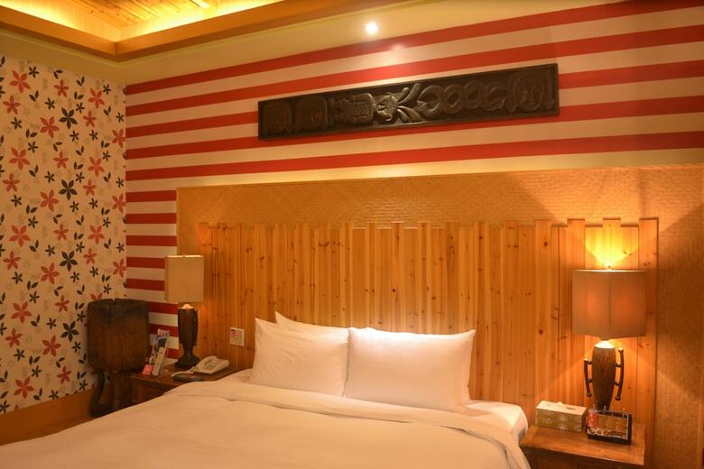Seasons Boutique Motel