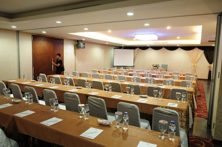 Citra Grand Hotel & Residence