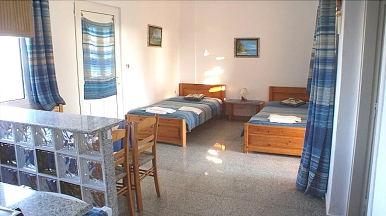 Nicolas Apartments