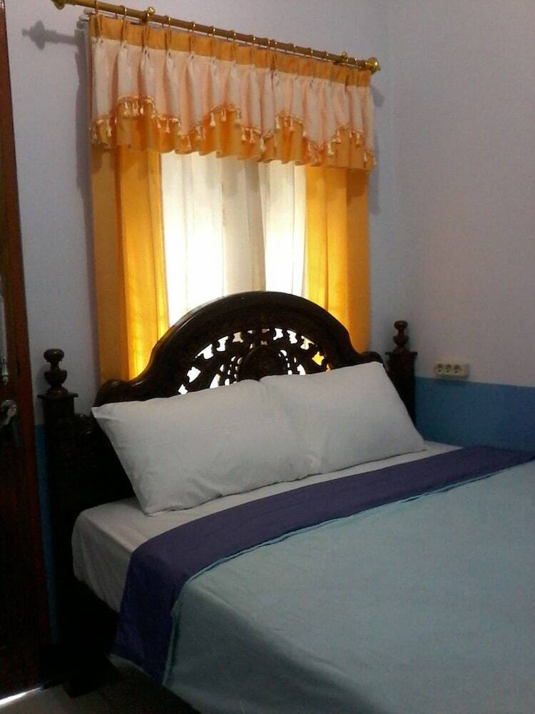 Bed & Breakfast Larantuka Beach Apartments.