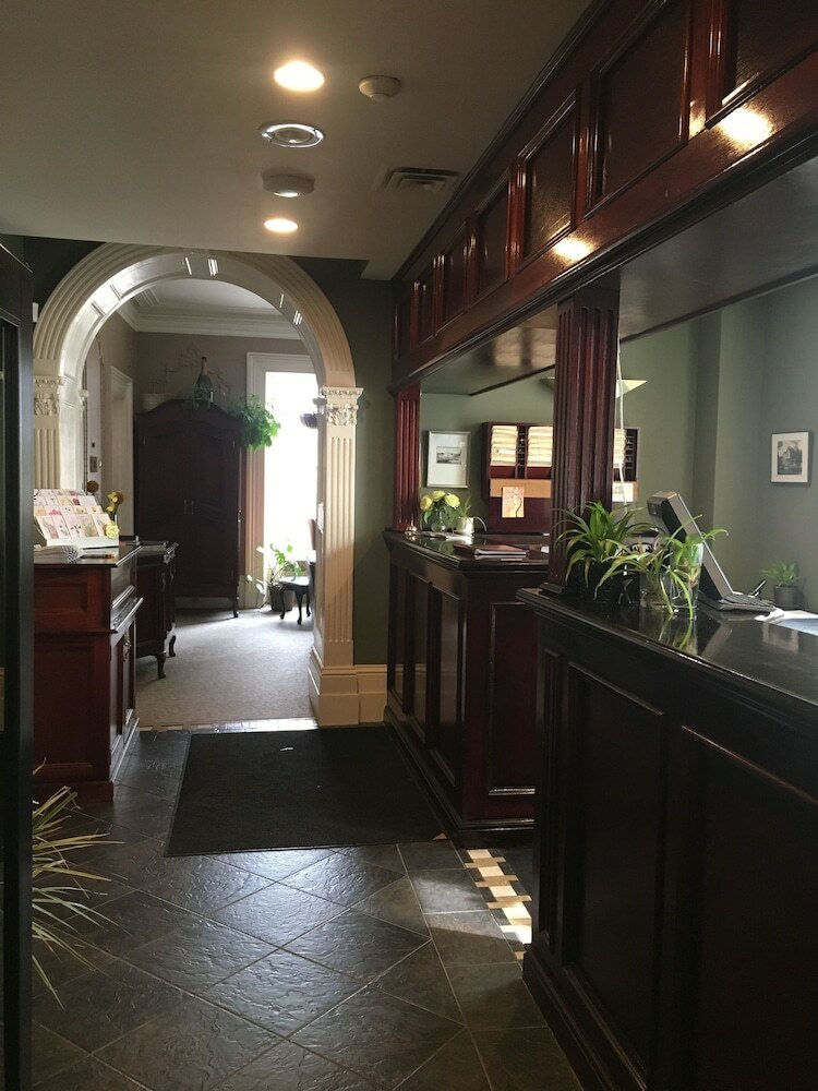 Hotel Westover Inn