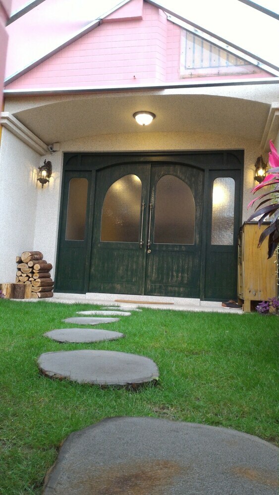Hotel Sunshiny Castle