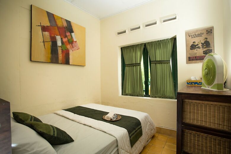 Hotel Mango Tree Dipudjo Homestay