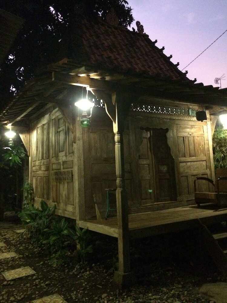Hotel Mango Tree Dipudjo Homestay