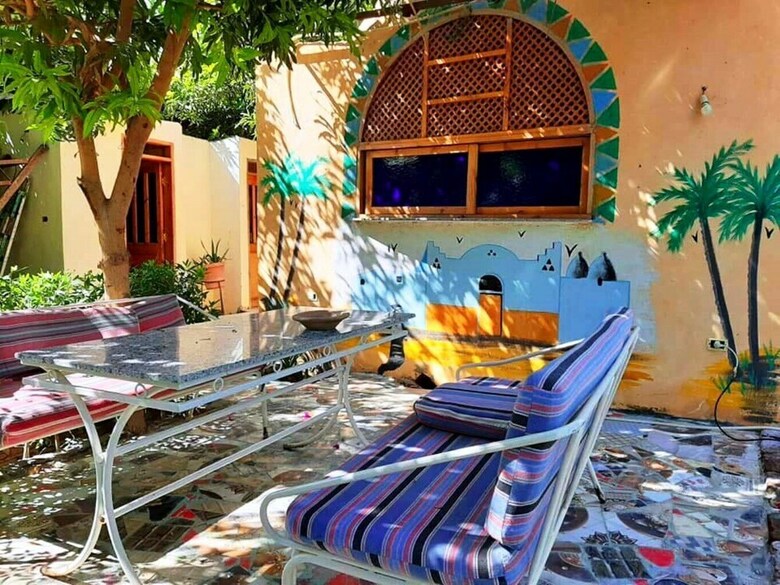 Nile Compound Hotel