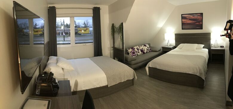 Amber Hotel