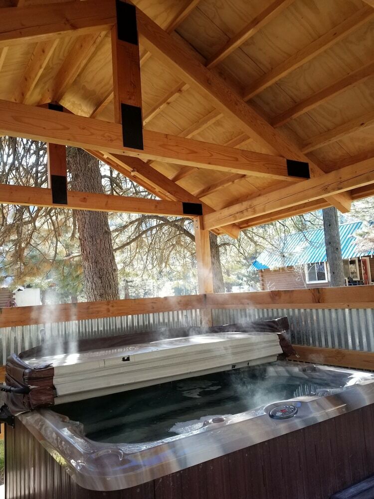 Motel Sourdough Lodge