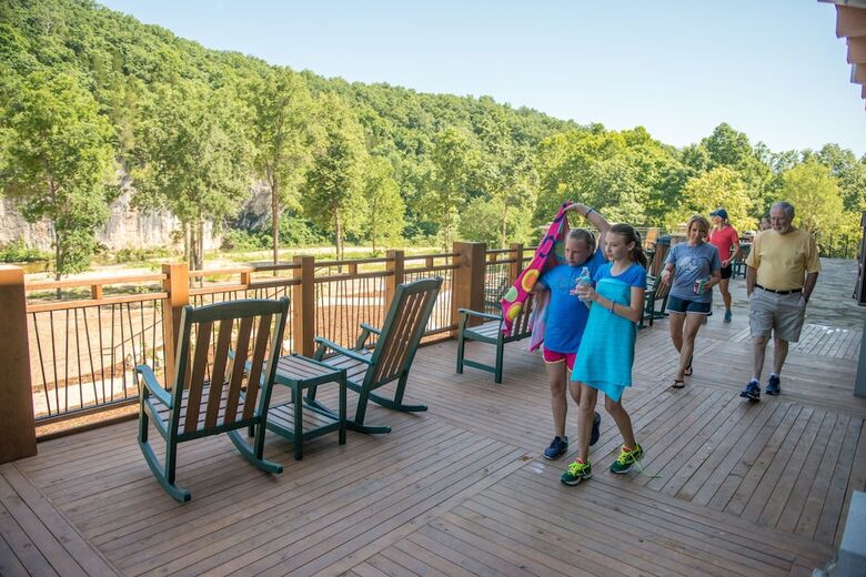 Hotel Echo Bluff State Park
