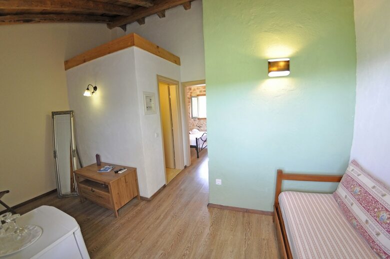 Adamantia Hotel