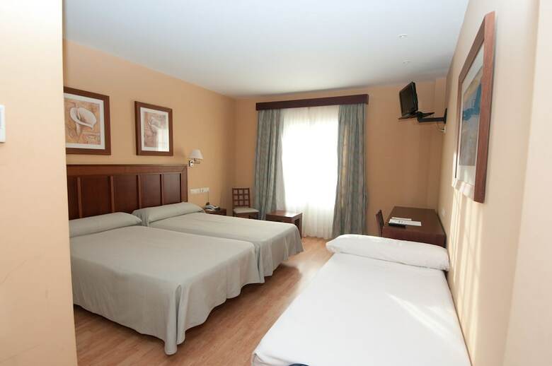 Hotel Santiago de Le�n