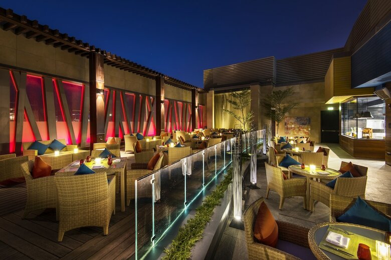 Alrayyan Hotel Doha, Curio Collection By Hilton
