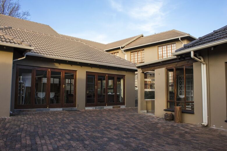 Hotel Ruth Avenue Guest House