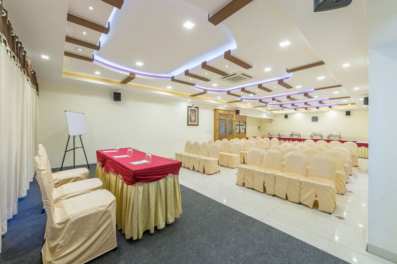Hotel Treebo Trend Akshaya Lalbagh Inn