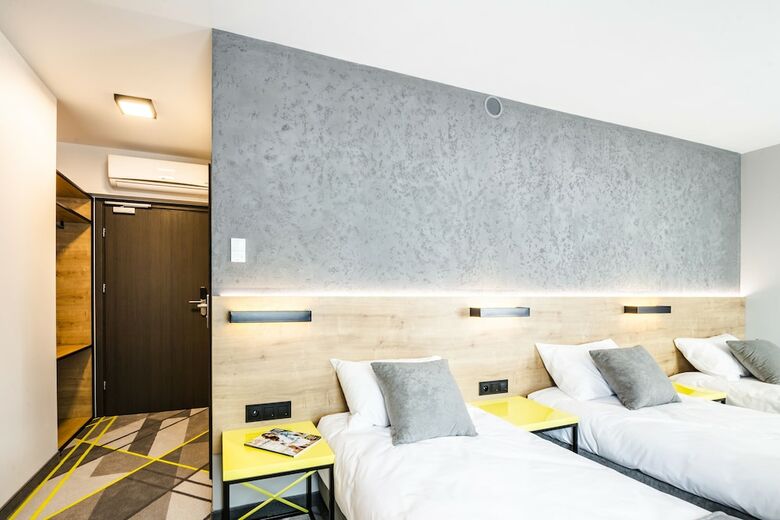 Air Hotel