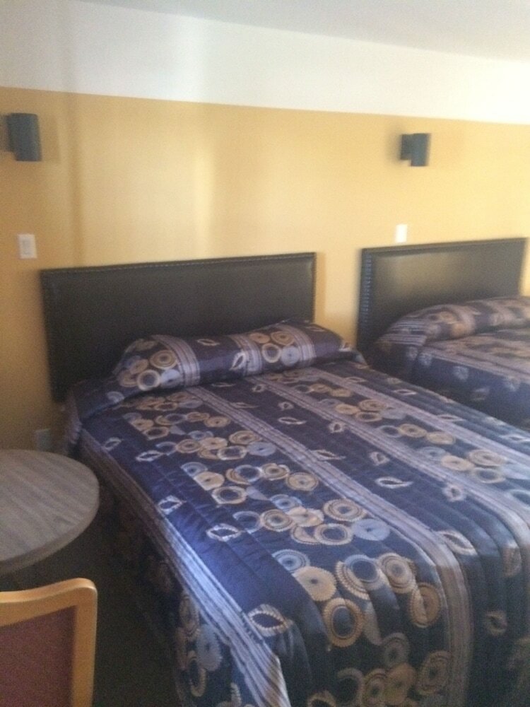 Satellite Motel