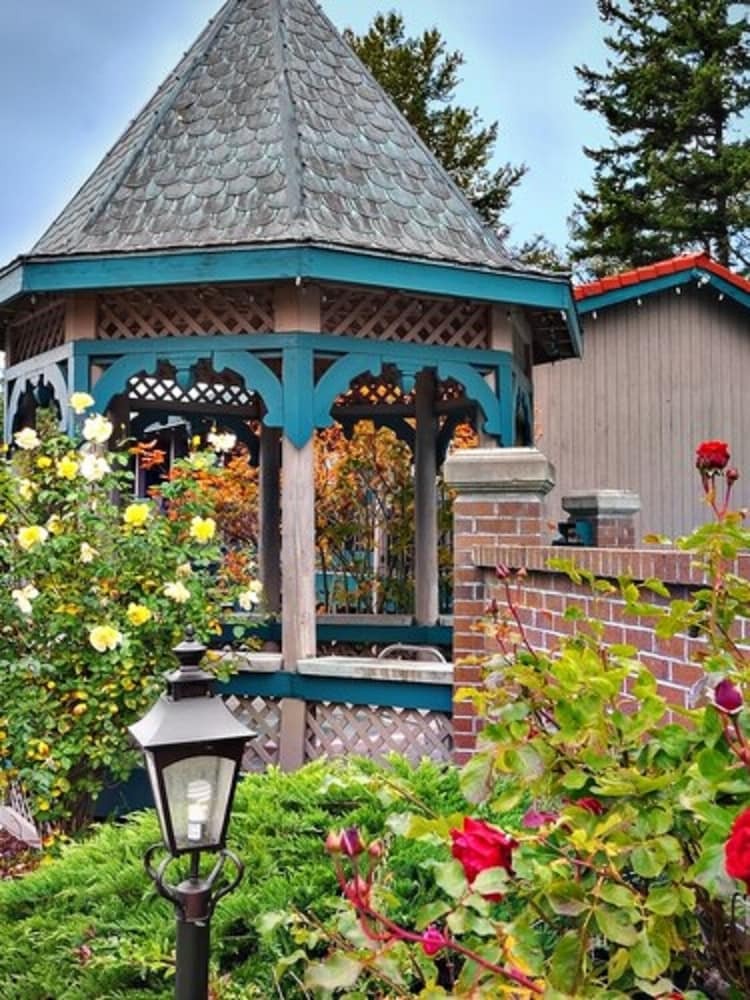 Motel Coachman Inn & Suites