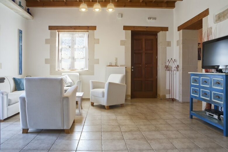Villa Arodamos Estate