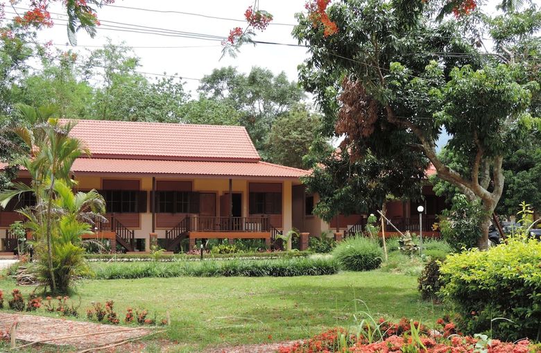 Hotel Khunnam Rimtarn Resort