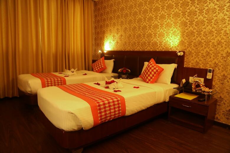 Yellow Pagoda Hotel