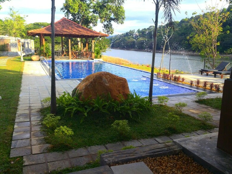 Hotel Serendip Stone Bungalow
