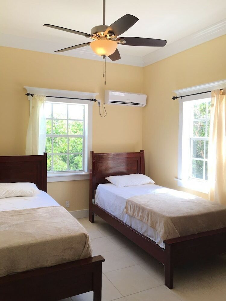Mangrove Cay Sea View Villas