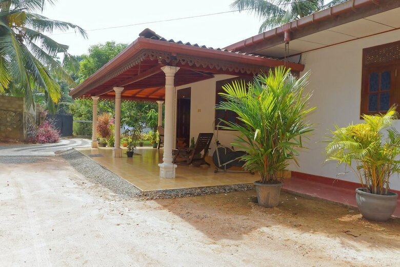 Hotel Damith Tourist Inn