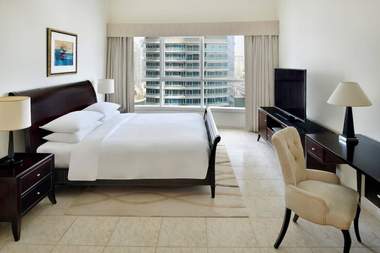 Dubai Marriott Harbour Hotel & Suites