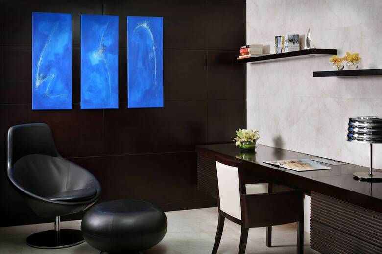 Dubai Marriott Harbour Hotel & Suites