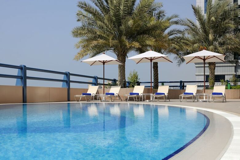Dubai Marriott Harbour Hotel & Suites