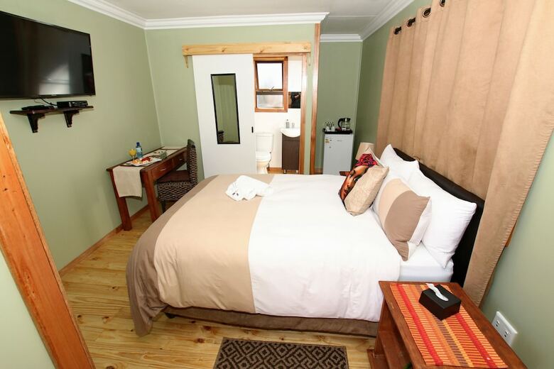 Hotel Summer Garden Guest House (The Palms)