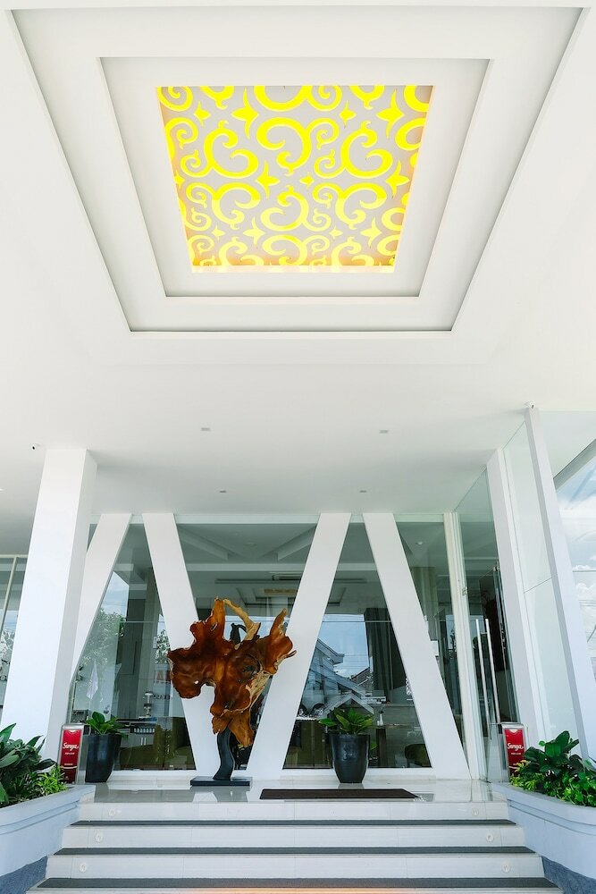 Front One Hotel Pamekasan Madura