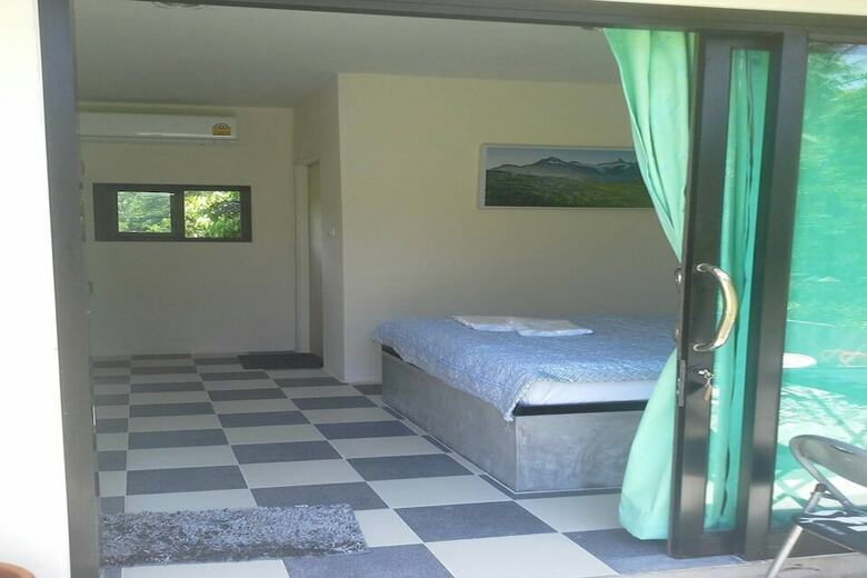 Hotel New Season