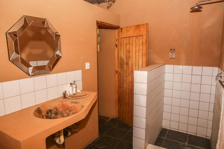 Hostal Mozambeat Motel