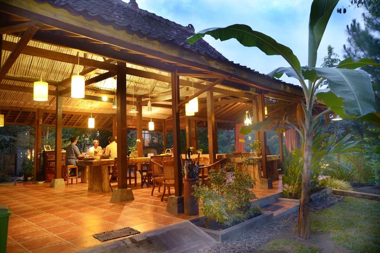 Hotel The Riverside Javanese Cottages