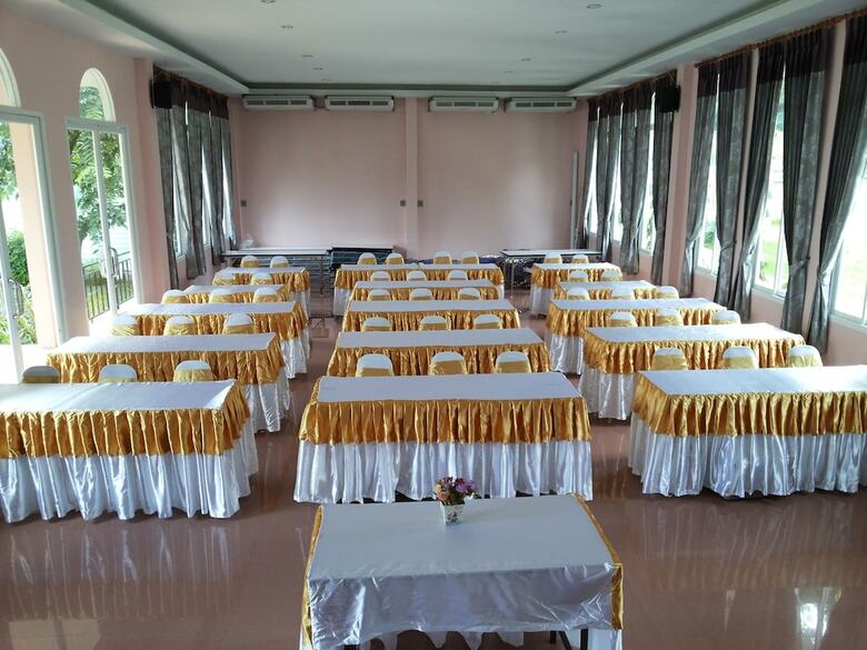 Hotel Stamp Hills Resort & Restaurant