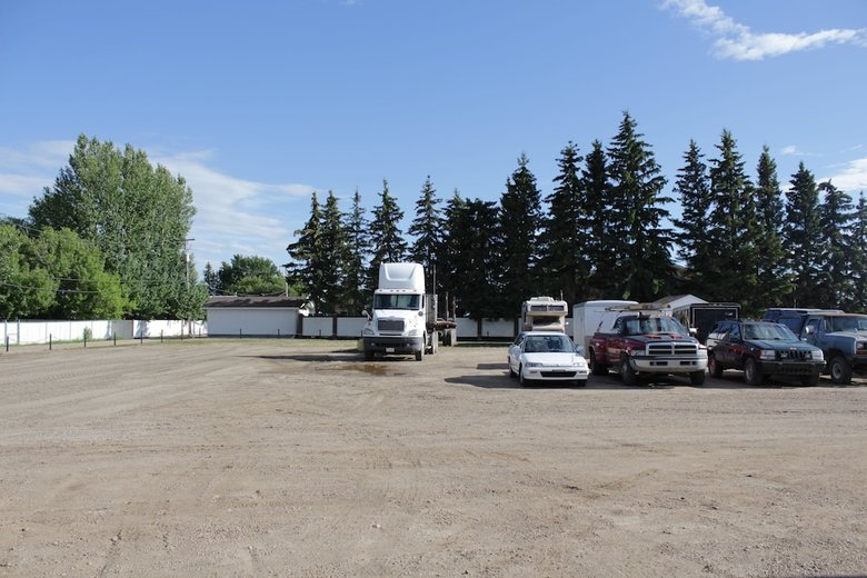 Hotel Morinville Plaza & Suites