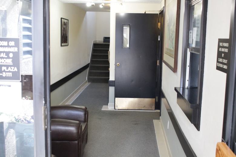 Hotel Morinville Plaza & Suites