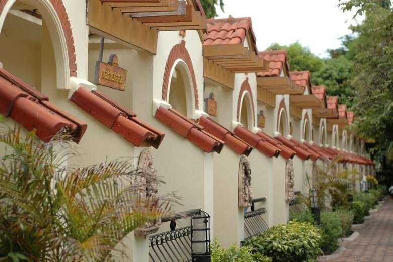 Hotel Lopburi Inn Resort