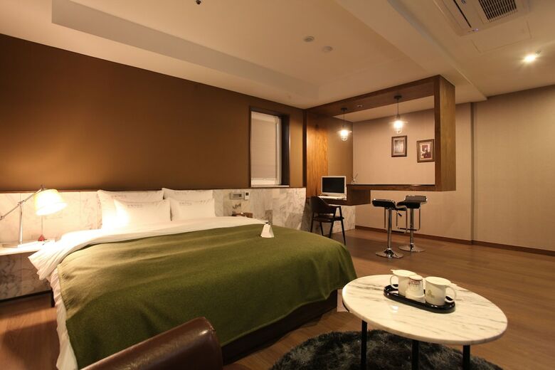 Mind Hotel