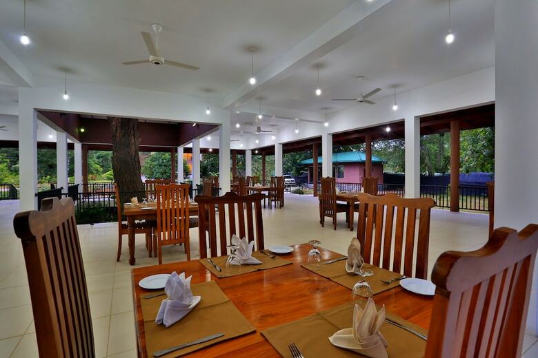Hotel Governor's Grand
