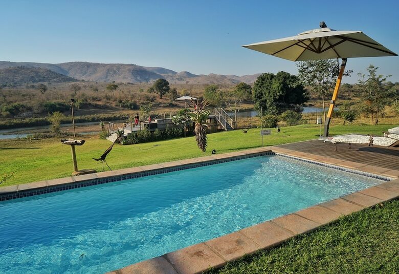 Posada Kambaku River Lodge