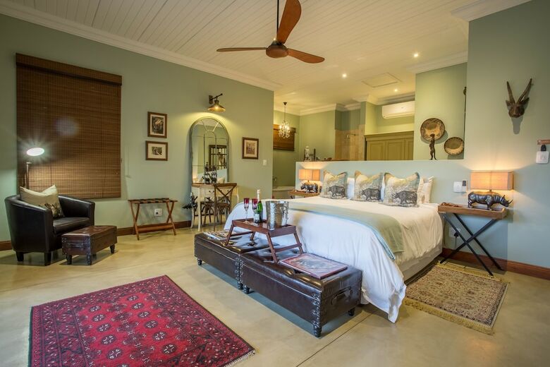 Posada Kambaku River Lodge